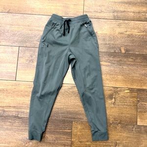 Under Armour youth medium boys great condition